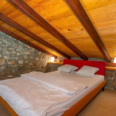 Celestina By Guide * Ičići